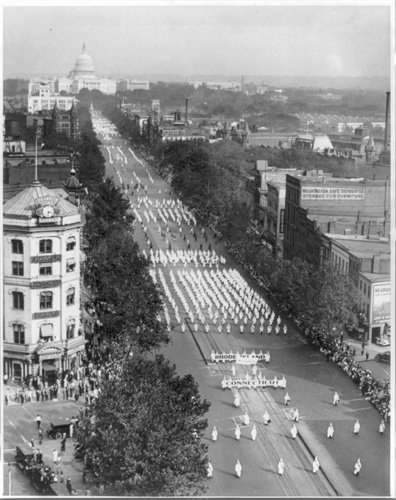 Ku Klux Klan parade (1926).